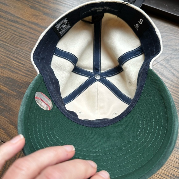 KITH BRAND NEW - never worn Kith NY Yankee Hat. Size Small - Picture 13 of 14